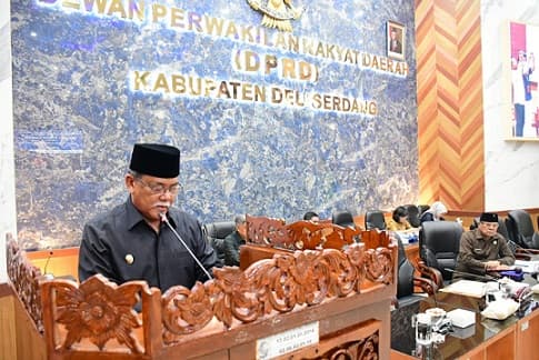 wabup_jelaskan_rancangan_p_apbd_deli_serdang_2023