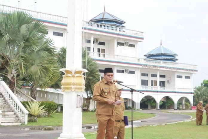 wabup_labusel_ajak_jajarannya_melayani_secara_transparan_dan_akuntabel