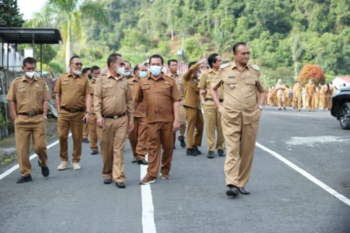 wabup_pakpak_bharat_asn_yang_tak_hadir_apel_tanpa_alasan_dikenakan_sanksi