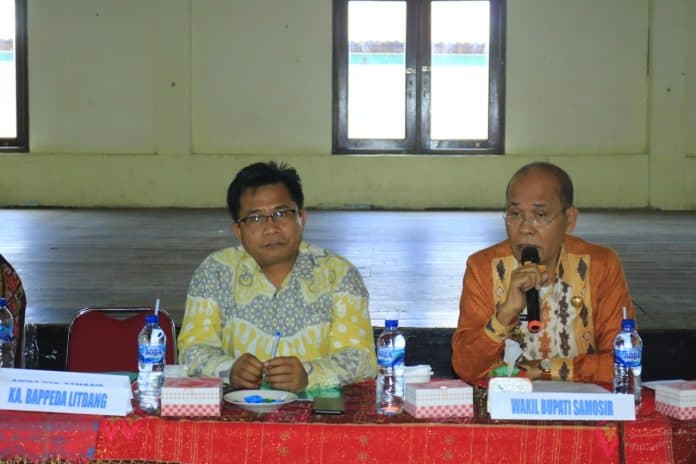 wabup_samosir_minta_usulan_desa_skala_prioritas