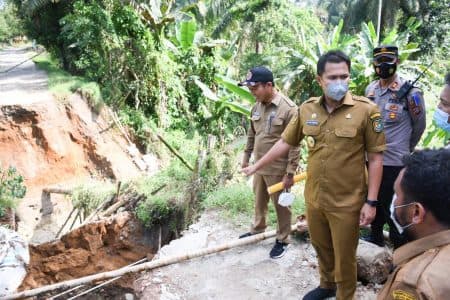 wabup_sergai_sebut_bakal_bangun_kembali_jembatan_runtuh_di_dolok_merawan