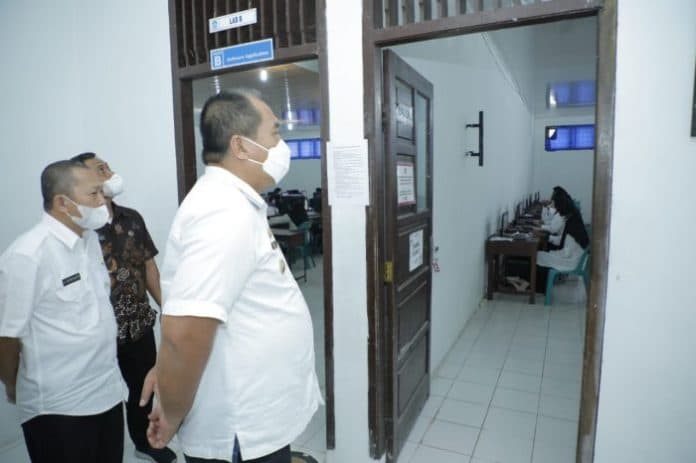 wabup_tinjau_persiapan_ujian_pppk_di_asahan_peserta_yang_tidak_hadir_bisa_ujian_susulan