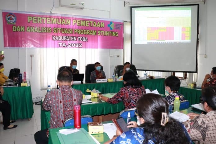 wabup_toba_buka_pertemuan_pemetaan_dan_analisis_situasi_program_stunting