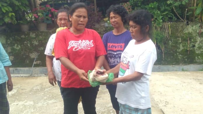 waduh_di_simalungun_ada_bangkai_dijadikan_bansos
