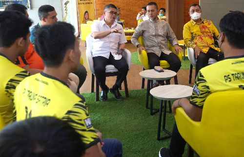 wagub_sumut_bantu_fasilitasi_tim_futsal_taruna_satria