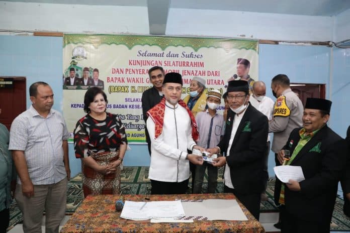 wagubsu_serahkan_mobil_jenazah_dan_salurkan_zakat_mal_di_karo