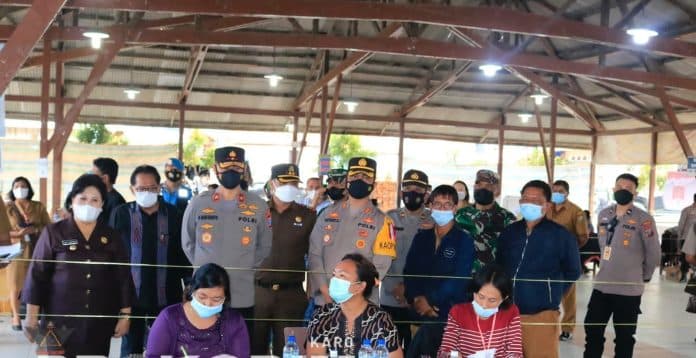 wakapolda_sumut_dan_bupati_karo_pantau_tps_desa_lingga_dan_batu_karang
