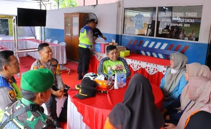 wakapolda_sumut_tekankan_tanggung_jawab_personel_pos_pelayanan_simpang_beo