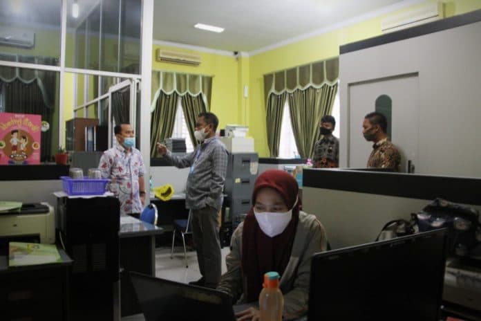 wakil_bupati_darma_wijaya_lakukan_sidak_kantor_opd_sergai