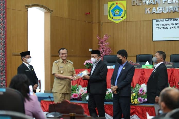 wakil_bupati_pakpak_bharat_sampaikan_nota_pengantar_lkpj_ta_2021