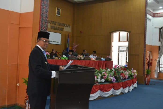 wakil_bupati_pakpak_bharat_sampaikan_pidato_nota_jawaban_bupati_tentang_rapbd_ta_2023