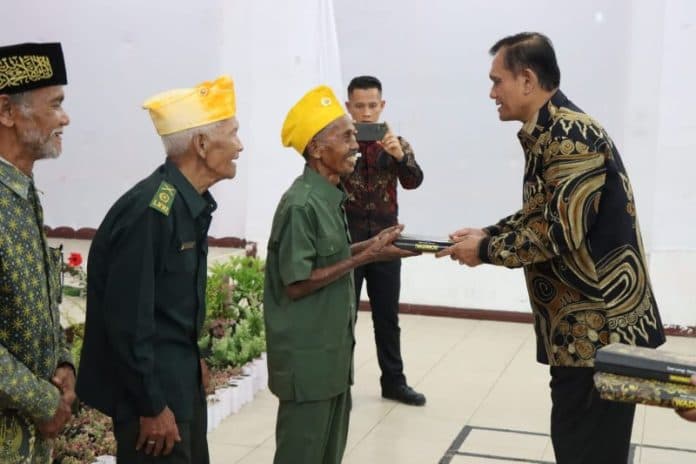 wakil_bupati_pakpak_bharat_silaturahmi_dengan_legiun_veteran_ri