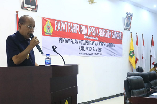 wakil_bupati_samosir_sampaikan_nota_pengantar_5_ranperda_di_paripurna_dprd
