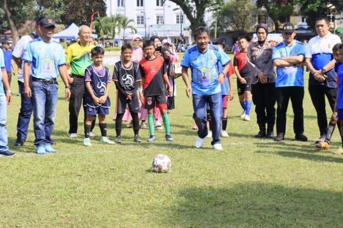 wali_kota_binjai_buka_festival_sepak_bola_usia_dini