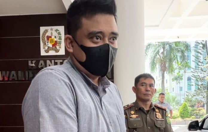 wali_kota_bobby_minta_maaf_dan_janji_tindak_lurah_yang_naikkan_harga_pasar_murah