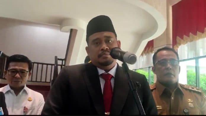 wali_kota_bobby_nasution_lantik_topan_ginting_jadi_pj_sekda_kota_medan