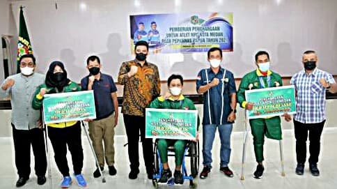 wali_kota_medan_beri_penghargaan_atlet_berprestasi_di_peparnas_papua