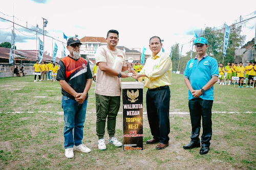 wali_kota_medan_resmi_buka_liga_mini_soccer_tingkat_smp_2023