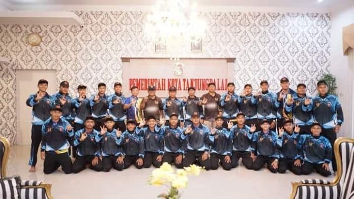 wali_kota_minta_pemain_sepak_bola_tanjungbalai_punya_semangat_juang_tinggi