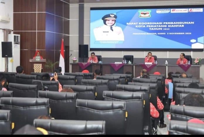 wali_kota_pematang_siantar_ingatkan_pimpinan_opd_kejar_target_kinerja