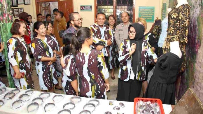 wali_kota_siantar_bangga_ipk_selenggarakan_pelatihan_menjahit