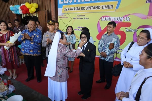 wali_kota_siantar_hadiri_peringatan_lustrum_ke_ix_smp_bintang_timur