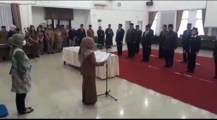 wali_kota_siantar_lantik_11_pejabat_eselon_iib_ini_kata_anggota_dprd