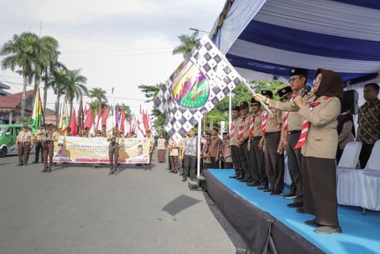 wali_kota_siantar_lepas_pawai_kirab_panji_tangkal_napza
