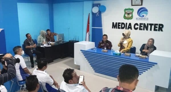 wali_kota_siantar_resmikan_ruang_media_center_untuk_jurnalis_di_dinas_kominfo