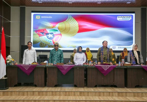 wali_kota_siantar_sampaikan_harapan_kepada_tim_supervisi_tp_pkk_sumut