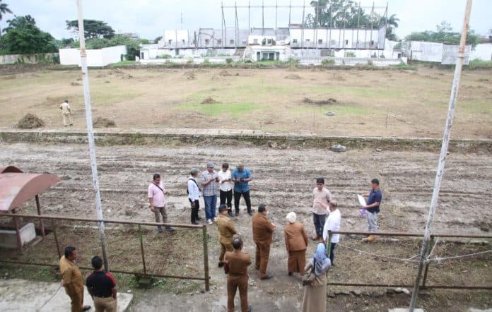 wali_kota_siantar_tinjau_progres_revitalisasi_stadion_sangnaualuh