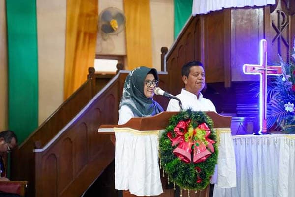wali_kota_susanti_ajak_jemaat_hkbp_siantar_dukung_pembangunan