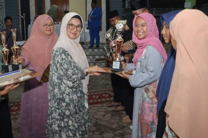 wali_kota_susanti_dukung_kegiatan_rohani_untuk_membentuk_generasi_muda_berakhlak_baik