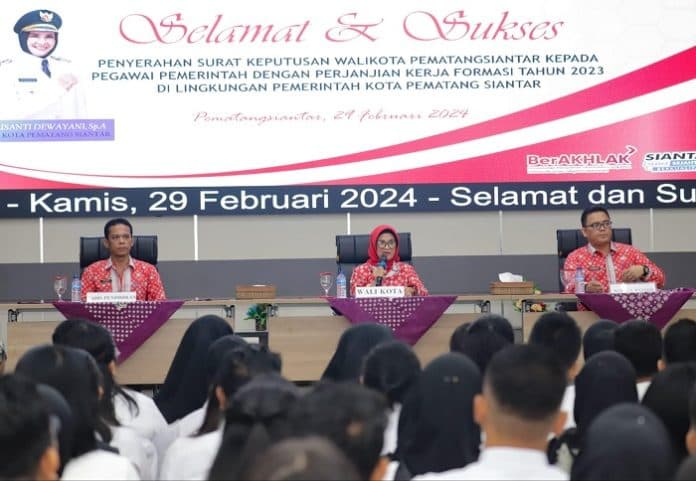 wali_kota_susanti_ingatkan_disiplin_jam_kerja_kepada_pppk