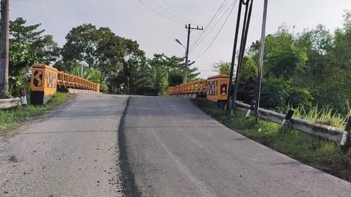 wali_kota_tanjung_balai_pantau_perbaikan_jalan_lintas_penghubung