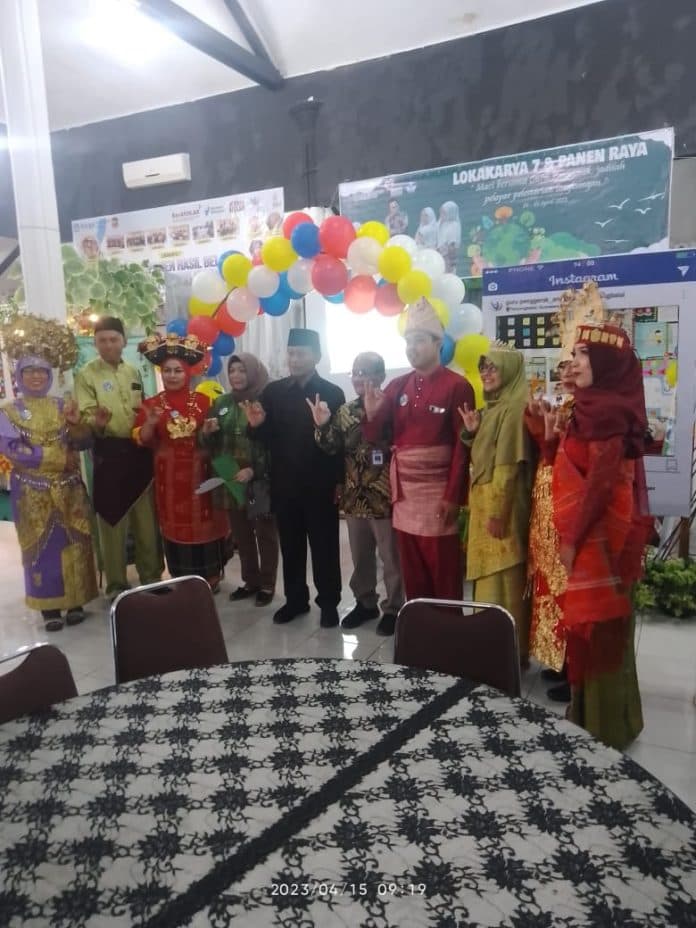wali_kota_tanjungbalai_resmi_buka_lokakarya_7_dan_panen_karya_hasil_belajar