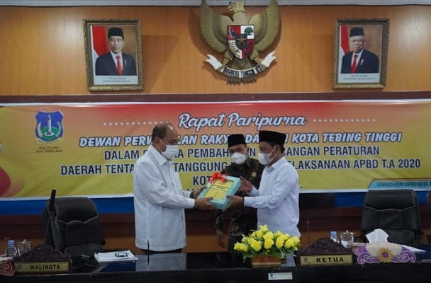 wali_kota_tebing_tinggi_sampaikan_ranperda_lpj_apbd_2020_tercatat_10_poin_plus