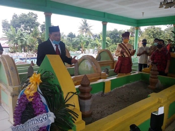 wali_kota_ziarah_ke_makam_pendiri_kota_tebing_tinggi