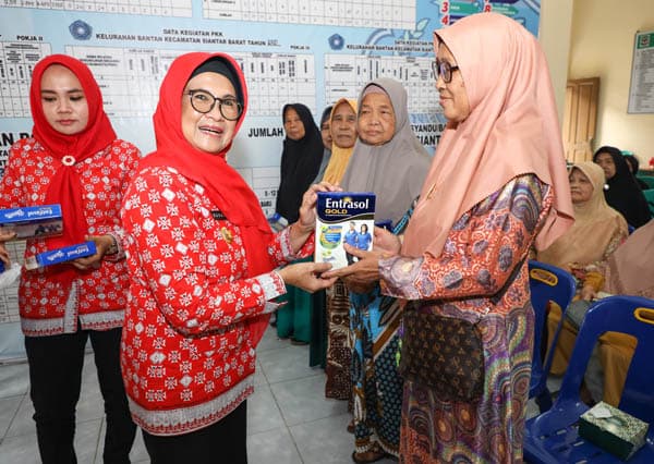 walikota_siantar_bantu_1000_paket_makanan_bergizi_untuk_lansia