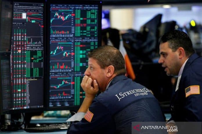 wall_street_berakhir_menguat_setelah_fed_pangkas_suku_bunga_acuan