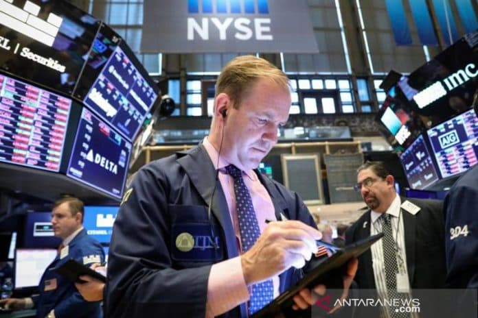 wall_street_ditutup_lebih_tinggi_di_tengah_laba_perusahaan_beragam