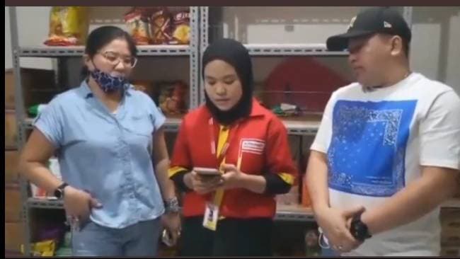 wanita_pengambil_cokelat_vs_pegawai_alfamart_akhirnya_berdamai