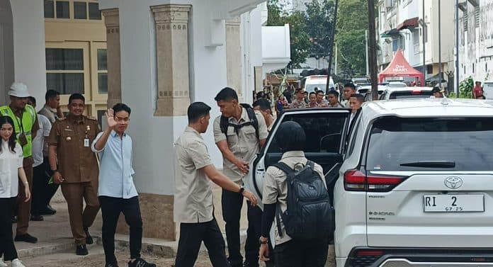 wapres_gibran_tinjau_progres_revitalisasi_gedung_warenhuis_medan_bakal_rampung_akhir_desember_ini