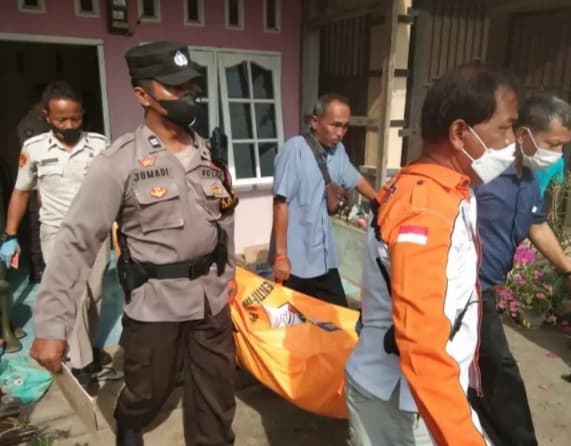 warga_buluh_duri_sergai_dihebohkan_temuan_pria_tewas_gantung_diri