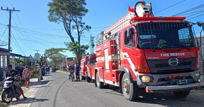 warga_dairi_dihebohkan_sirine_dua_unit_mobil_damkar_tancap_gas_ternyata_informasi_palsu