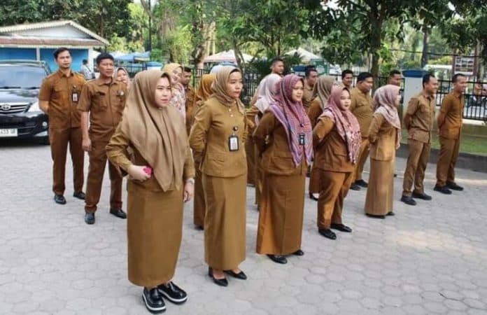 warga_deli_serdang_dihimbau_urus_berkas_kependudukan_tanpa_perantara