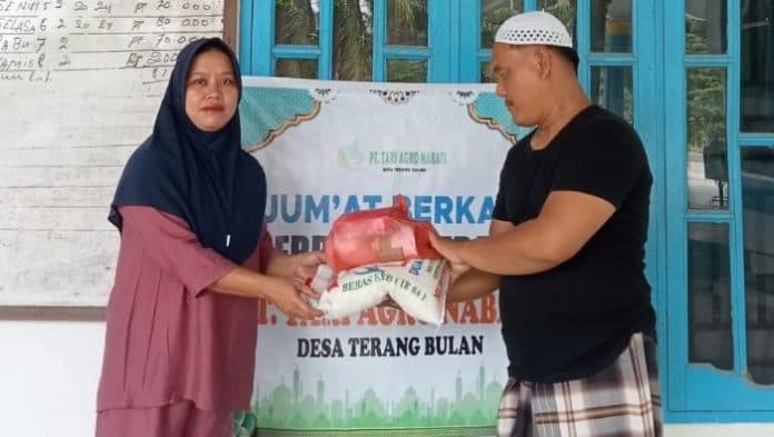 warga_di_tiga_dusun_kecamatan_aek_natas_labura_dapat_paket_sembako