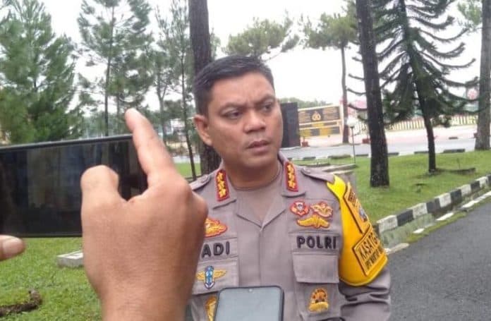warga_dianiaya_personel_sabhara_kapolda_sumut_sampaikan_rasa_empati