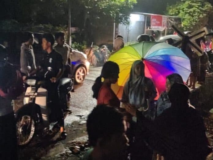 warga_diski_minta_kai_memasang_palang_perlintasan