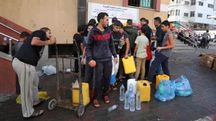 warga_gaza_minum_air_laut_untuk_bertahan_hidup